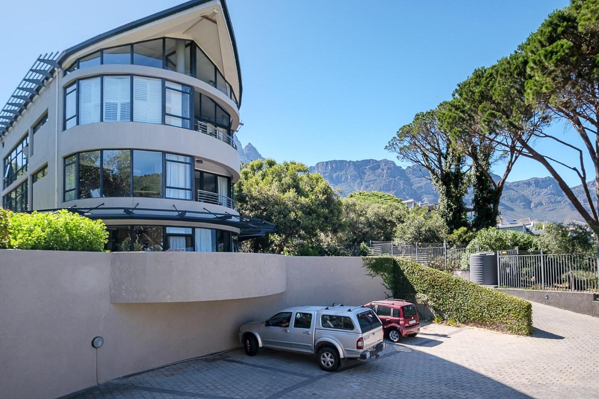 Vadi * Cape Town